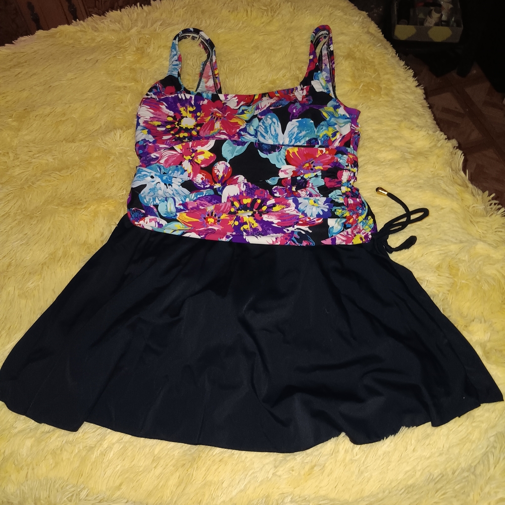 Floral AZUL Swim Dress with Soft Bra And Side Ties size M NEW Never Worn